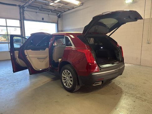 Used 2018 Cadillac XT5 Luxury w/ Driver Awareness Package FWD image 12