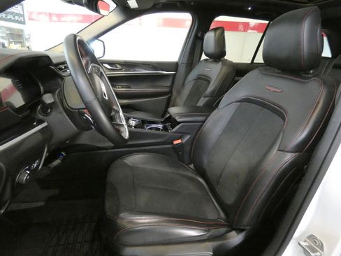 Used 2022 Jeep Grand Cherokee Trailhawk w/ Advanced Protech Group II AWD/4WD image 9