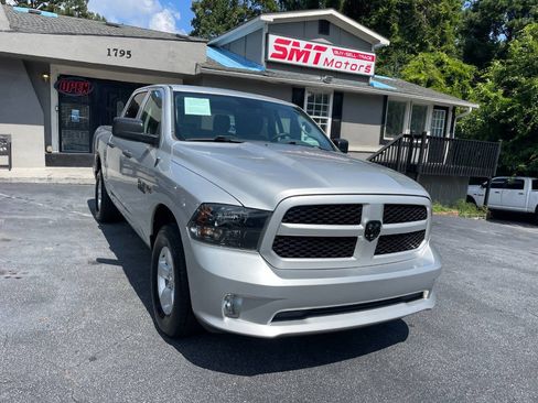 Used 2017 RAM 1500 Express w/ Express Value Package RWD image 4