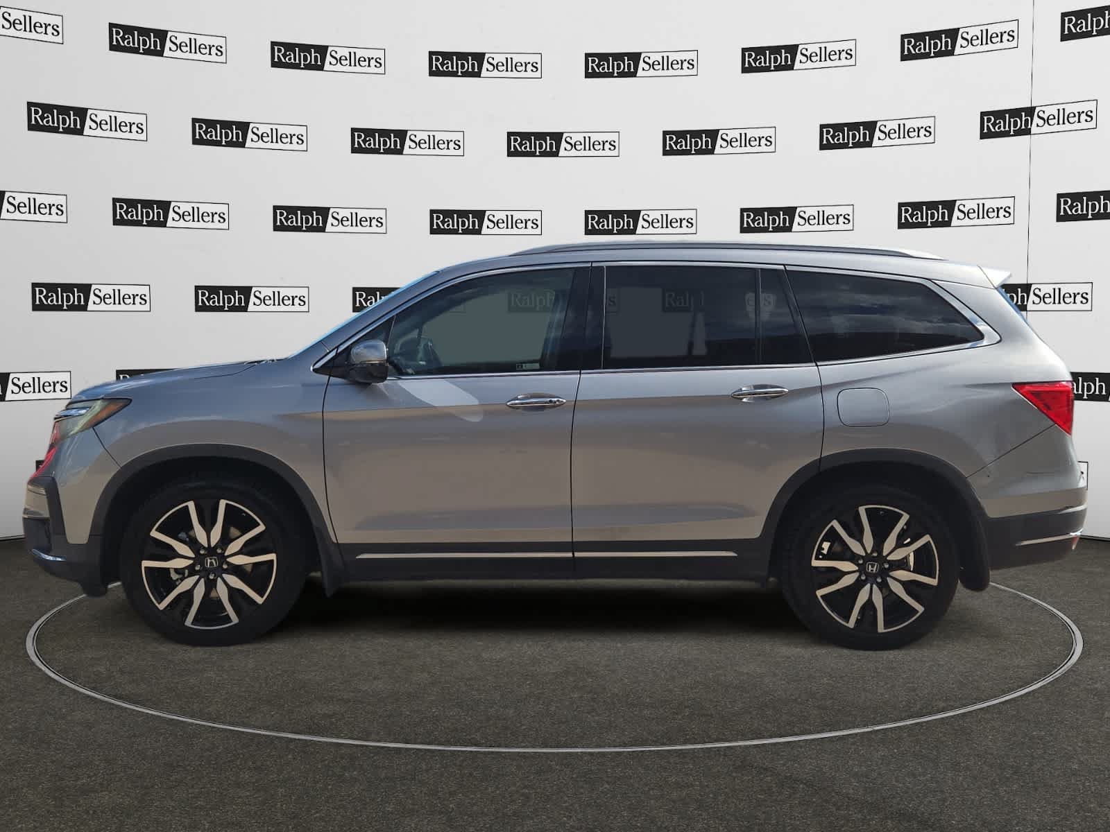 Used 2019 Honda Pilot Touring image 3