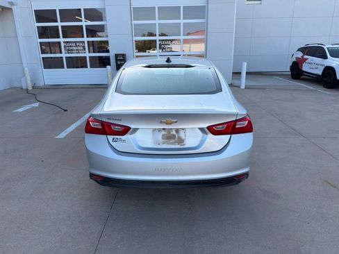 Used 2021 Chevrolet Malibu LS FWD image 5