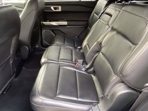 Used 2023 Ford Explorer XLT w/ Equipment Group 202A image 11