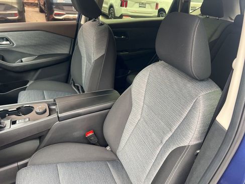 Certified 2023 Nissan Rogue SV image 5