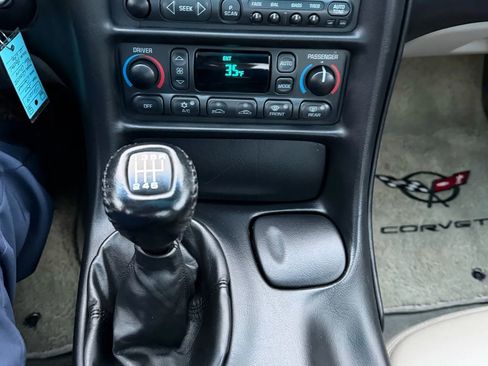 Used 2000 Chevrolet Corvette Coupe w/ Memory Pkg image 20