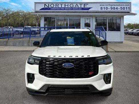 Certified 2025 Ford Explorer ST AWD/4WD image 5
