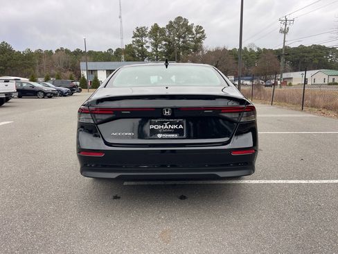 Certified 2025 Honda Accord SE image 10