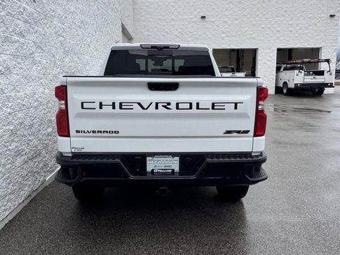 Used 2024 Chevrolet Silverado 1500 ZR2 w/ Technology Package image 9