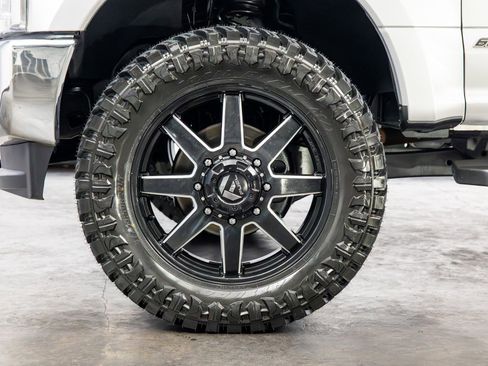 Used 2019 Ford F350 Lariat w/ Lariat Value Package AWD/4WD image 9