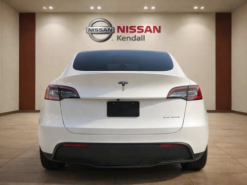 Used 2021 Tesla Model Y Long Range AWD/4WD image 6