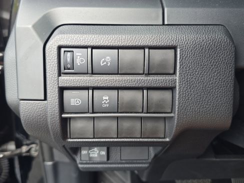 Used 2025 Toyota Tacoma SR image 20