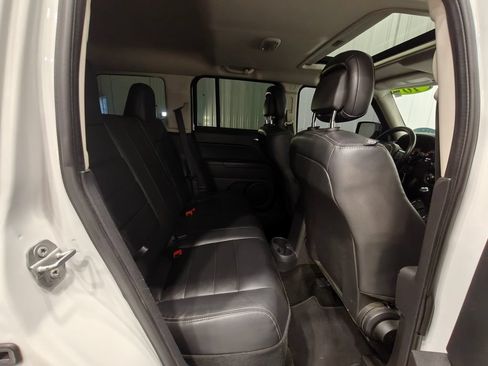 Used 2016 Jeep Patriot High Altitude AWD/4WD image 17