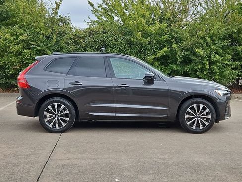 Used 2025 Volvo XC60 B5 Core AWD/4WD image 4