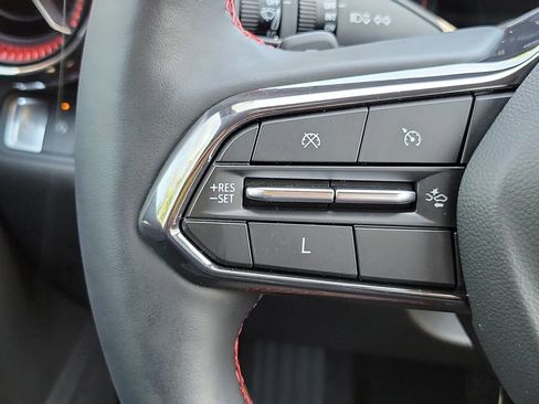 Used 2025 Chevrolet Equinox RS FWD image 16