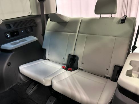 Used 2024 Hyundai Santa Fe Calligraphy image 23