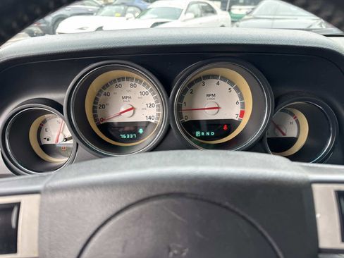 Used 2010 Dodge Challenger SE image 23