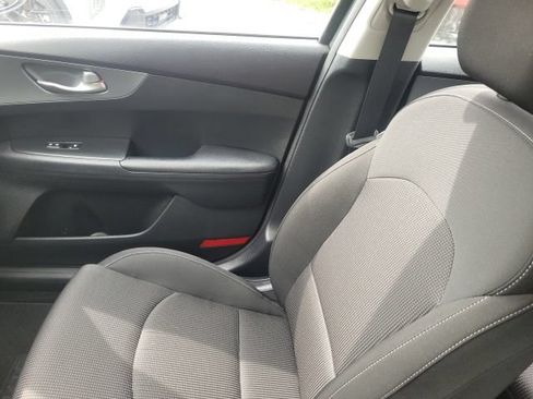 Certified 2021 Kia Forte LXS FWD image 25