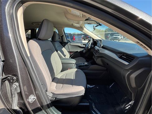 Used 2020 Ford Escape SE image 40