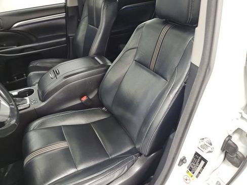 Used 2017 Toyota Highlander SE AWD/4WD image 15