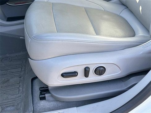 Used 2021 GMC Acadia SLT w/ Premium Package image 17