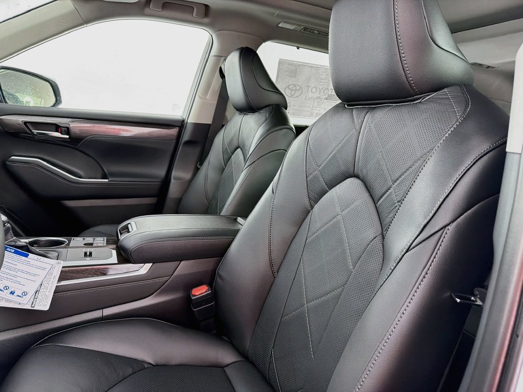 New 2026 Toyota Highlander Platinum AWD/4WD image 33