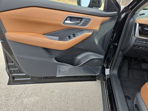 New 2026 Nissan Rogue Platinum w/ Platinum Premium Package image 11