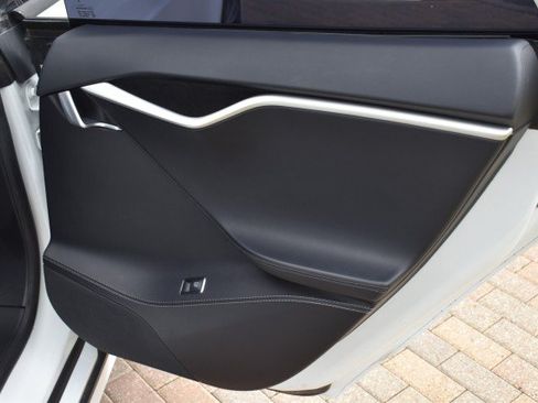 Used 2018 Tesla Model S 100D AWD/4WD image 36