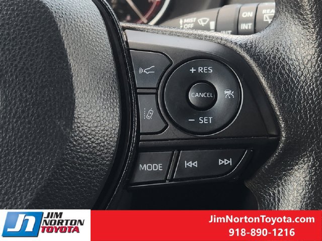 Used 2025 Toyota RAV4 XLE FWD image 28