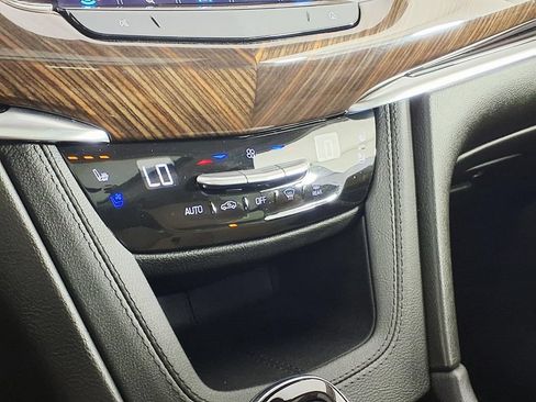 Used 2025 Cadillac XT6 Premium Luxury w/ Platinum Package AWD/4WD image 22