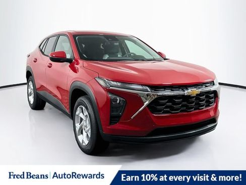 New 2026 Chevrolet Trax LS w/ LS Convenience Package FWD image 1