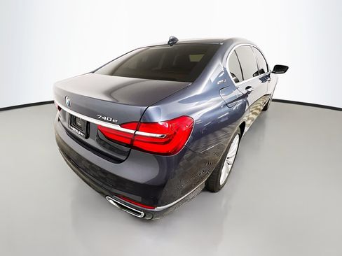 Used 2017 BMW 740e xDrive AWD/4WD image 4