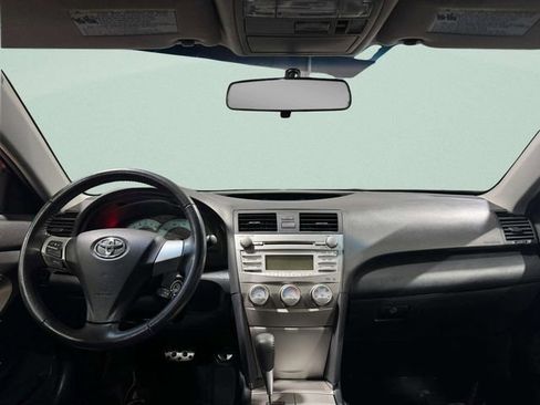 Used 2011 Toyota Camry image 11