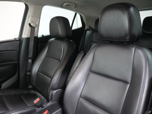 Used 2019 Buick Encore Essence image 10