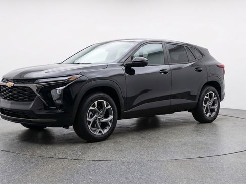 Used 2025 Chevrolet Trax LT FWD image 3
