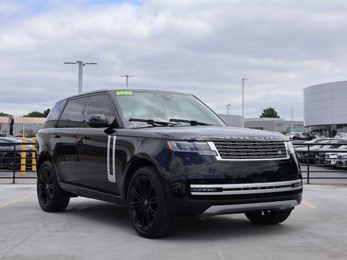 Certified 2025 Land Rover Range Rover Autobiography AWD/4WD image 3