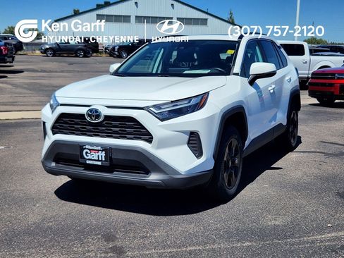 Used 2022 Toyota RAV4 XLE w/ Convenience Package AWD/4WD image 1
