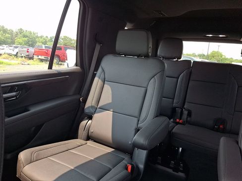 New 2026 Chevrolet Tahoe Z71 w/ Comfort Package AWD/4WD image 13