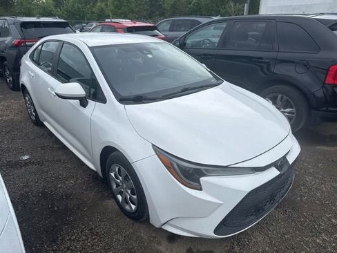Used 2020 Toyota Corolla LE FWD image 1