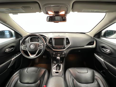 Used 2018 Jeep Cherokee Overland w/ Technology Group image 10