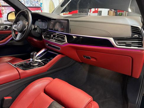 Used 2022 BMW X5 M Competition w/ Competition Package 2 image 17