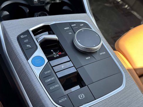 Certified 2025 BMW i4 eDrive40 RWD image 21