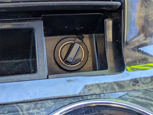 Used 2015 Lincoln Navigator 2WD image 26