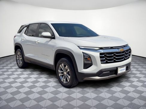 Certified 2026 Chevrolet Equinox LT w/ Convenience Package II FWD image 7