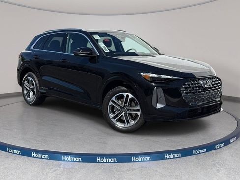 Certified 2025 Audi Q5 Premium w/ Convenience Package AWD/4WD image 4