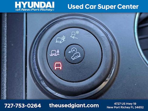 Used 2016 Ford Explorer Sport image 32