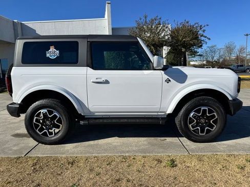Used 2021 Ford Bronco Outer Banks image 8