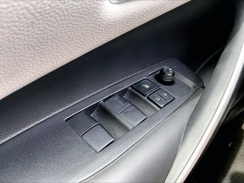 Used 2024 Toyota Corolla SE FWD image 32