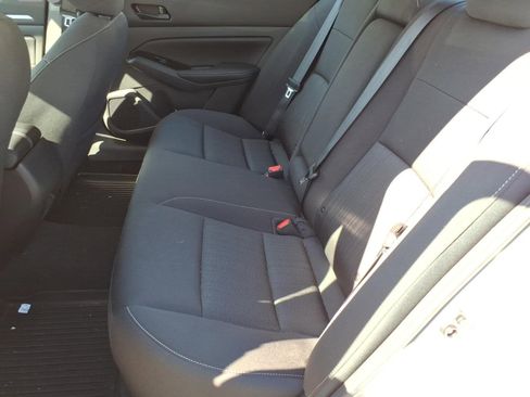 Used 2023 Nissan Altima 2.5 SV image 7