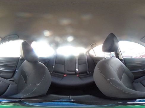 Used 2025 Nissan Altima 2.5 SV FWD image 40