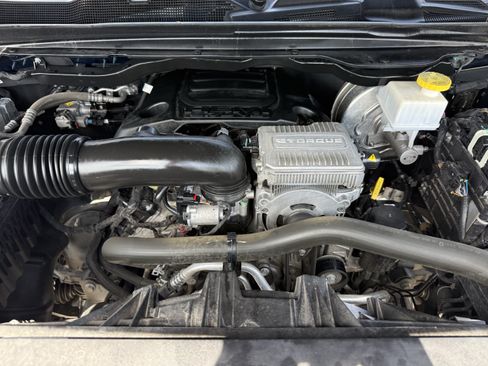 Used 2024 RAM 1500 Laramie AWD/4WD image 32