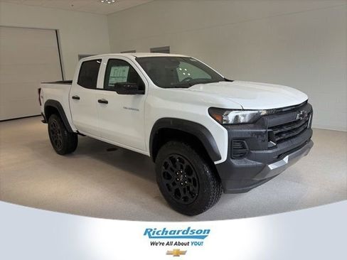 New 2026 Chevrolet Colorado Trail Boss AWD/4WD image 1
